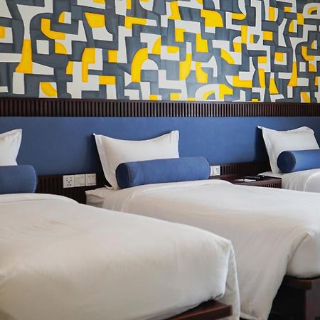 The Twizt - Lifestyle Hostel & Hotel Siem Reap Esterno foto