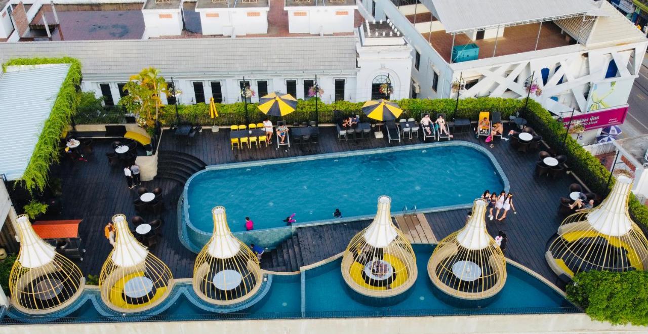 The Twizt - Lifestyle Hostel & Hotel Siem Reap Esterno foto