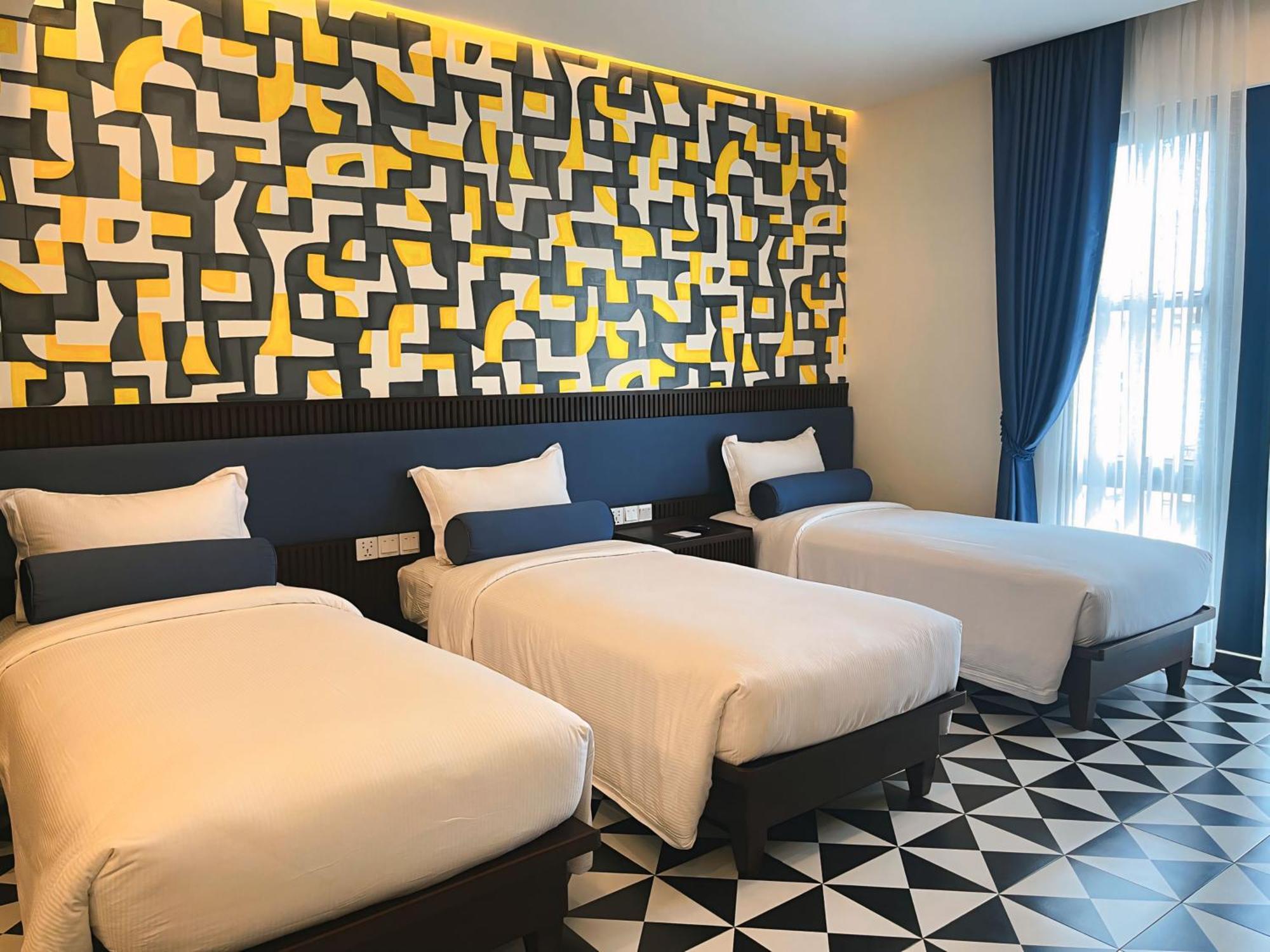 The Twizt - Lifestyle Hostel & Hotel Siem Reap Esterno foto