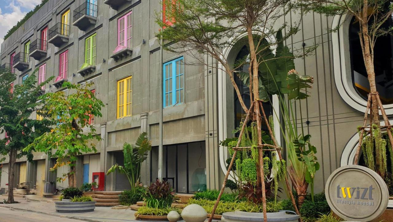 The Twizt - Lifestyle Hostel & Hotel Siem Reap Esterno foto