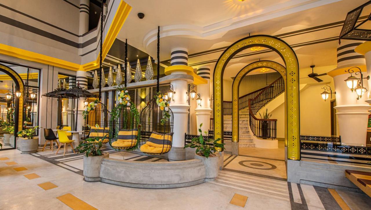 The Twizt - Lifestyle Hostel & Hotel Siem Reap Esterno foto