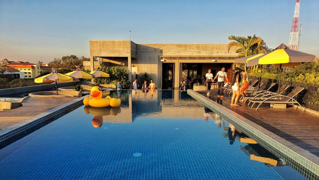 The Twizt - Lifestyle Hostel & Hotel Siem Reap Esterno foto