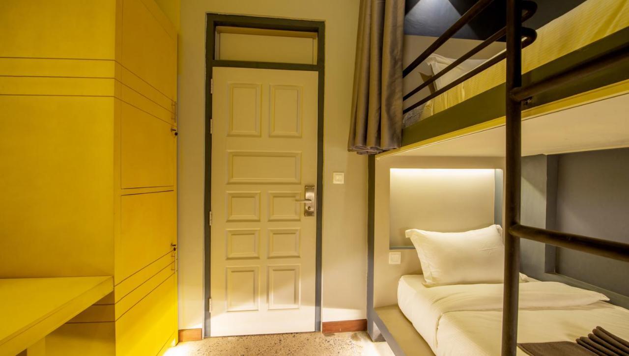 The Twizt - Lifestyle Hostel & Hotel Siem Reap Esterno foto